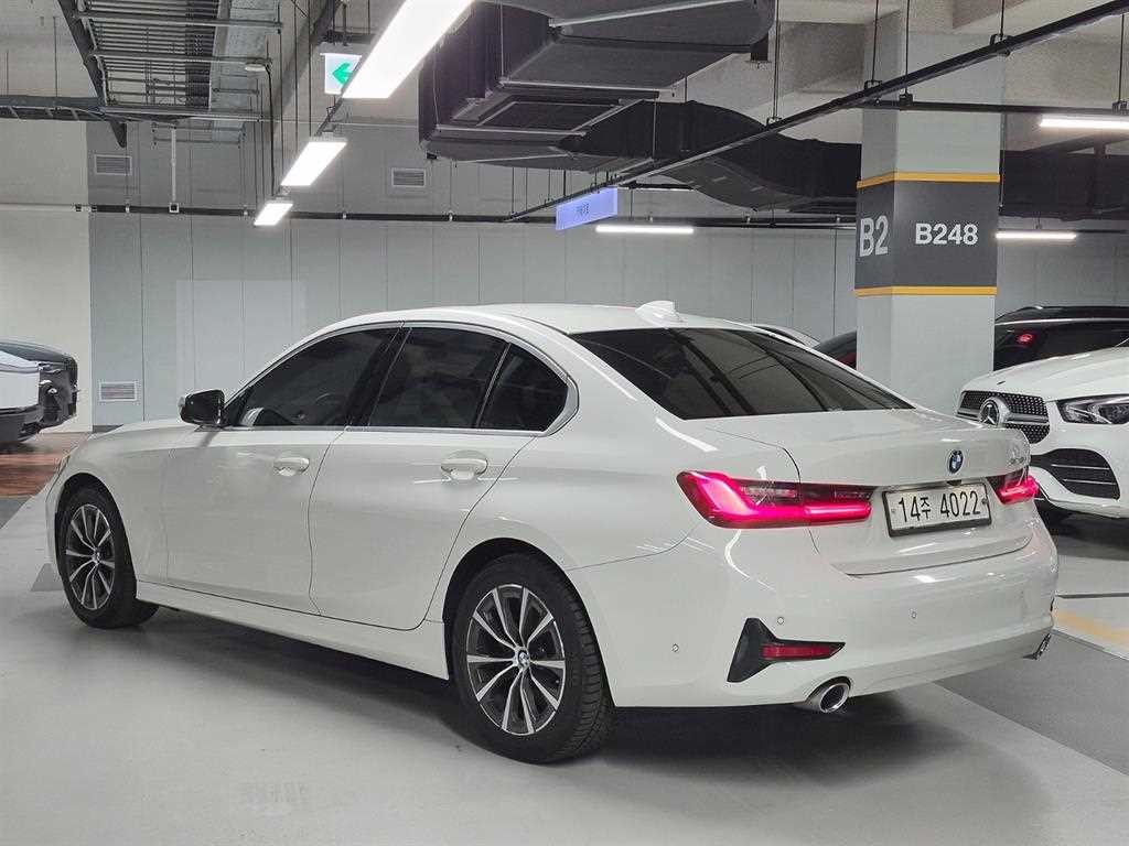 BMW 3시리즈 3시리즈 (G20) 320d 이미지 4
