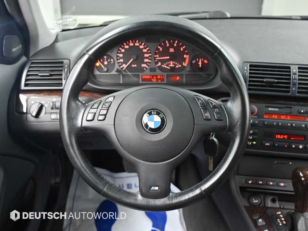 BMW 3시리즈 325I 세단 이미지 13