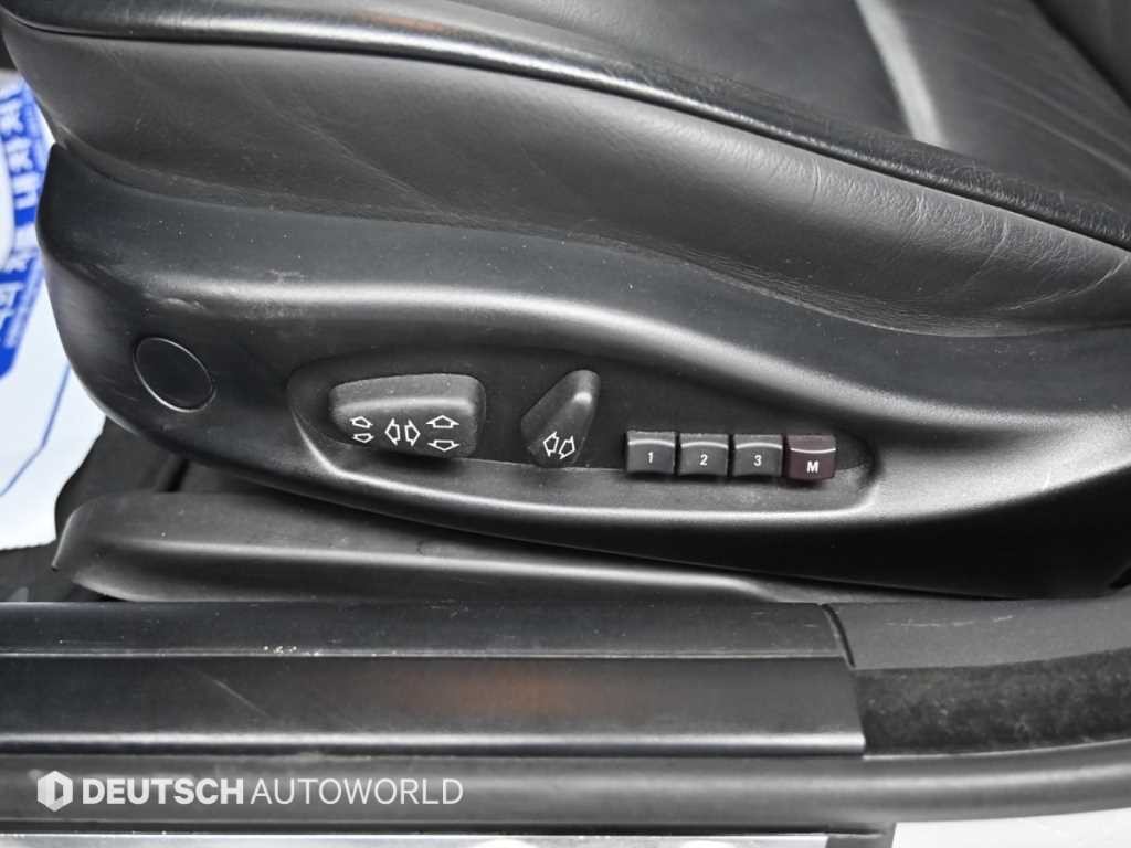BMW 3시리즈 325I 세단 이미지 17
