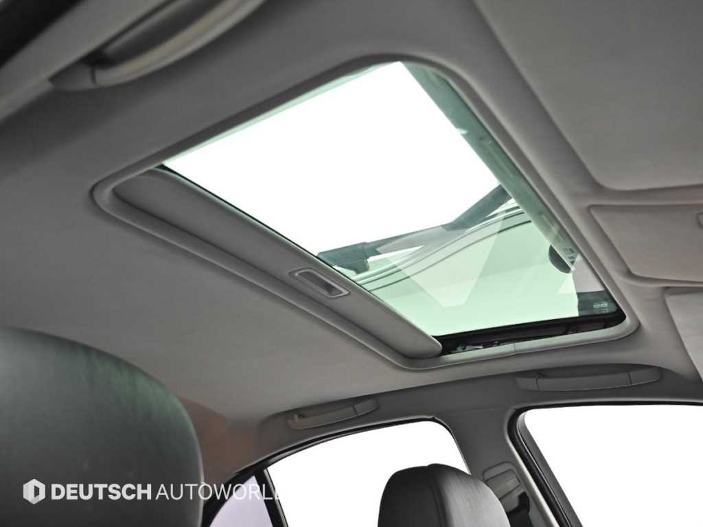 BMW 3시리즈 325I 세단 이미지 18