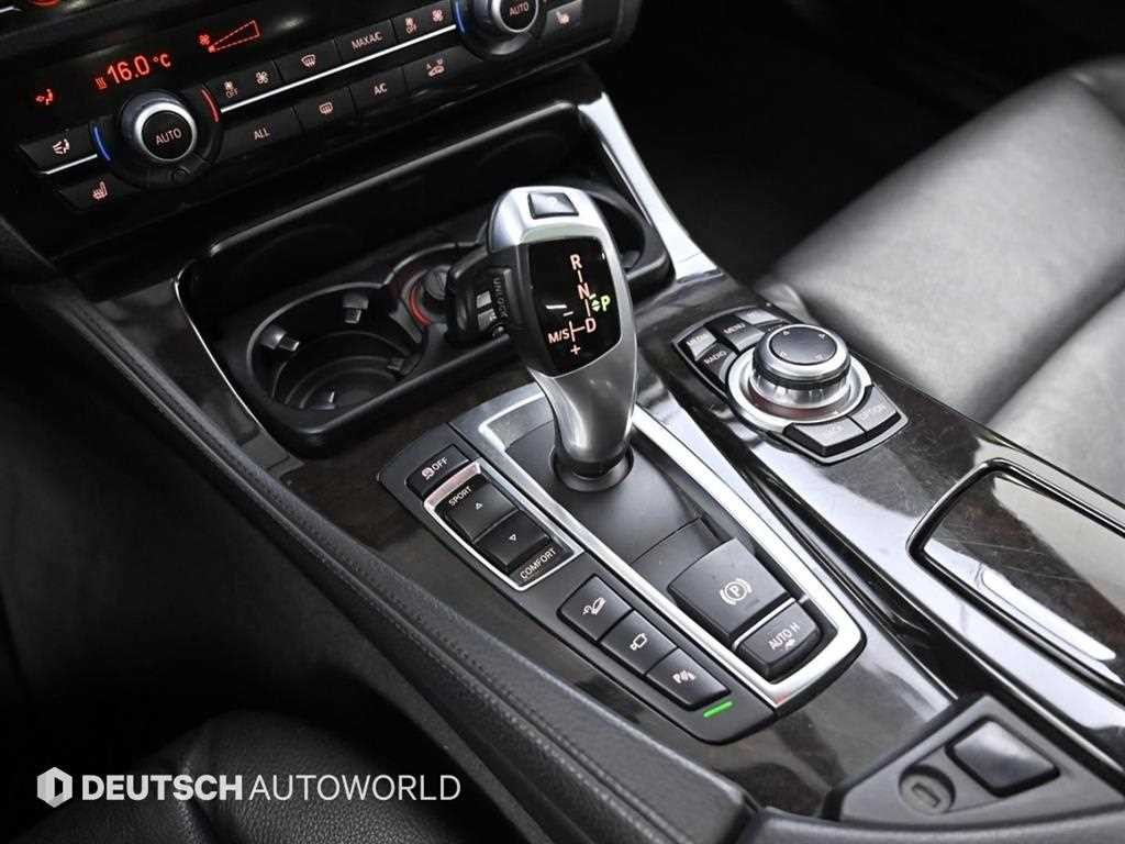 BMW 5시리즈 5시리즈 (F10) 528i xDrive 이미지 9