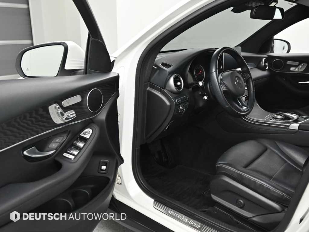 벤츠 GLC 클래스 GLC클래스 X253 GLC 300 4MATIC 쿠페 이미지 11