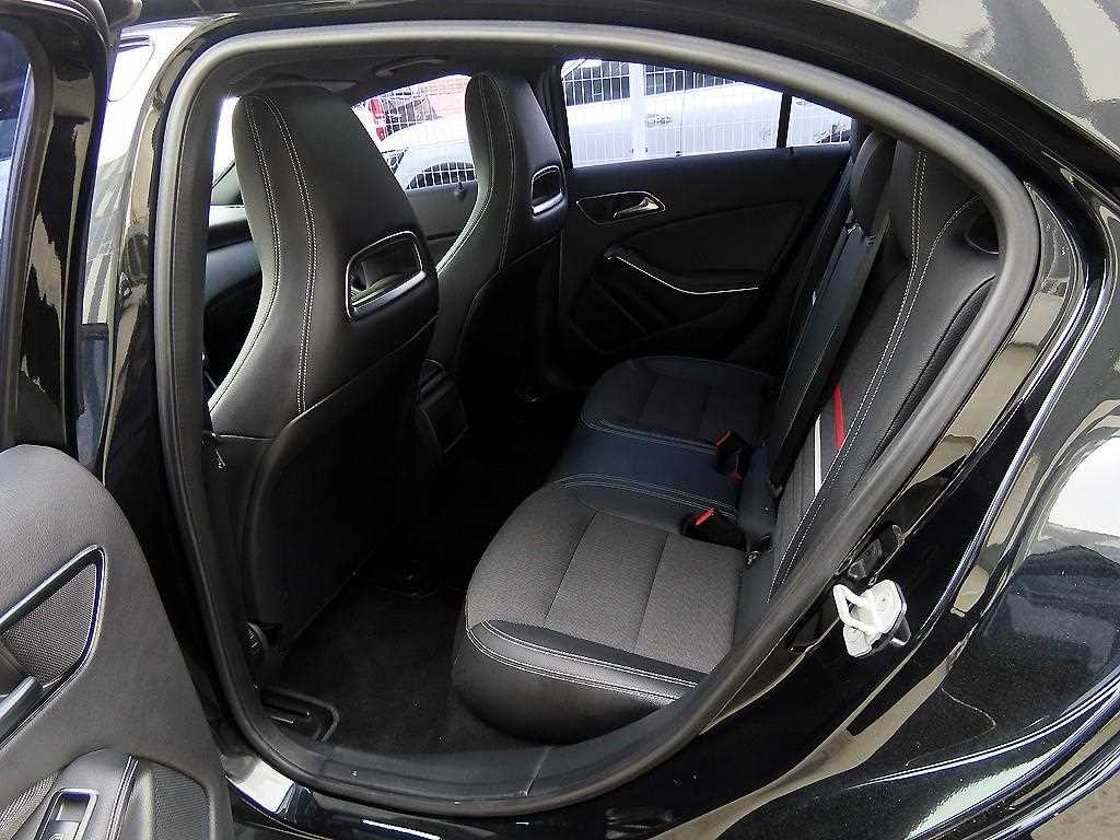 벤츠 A 클래스 A클래스 W176 A200 CDI 스타일 이미지 6