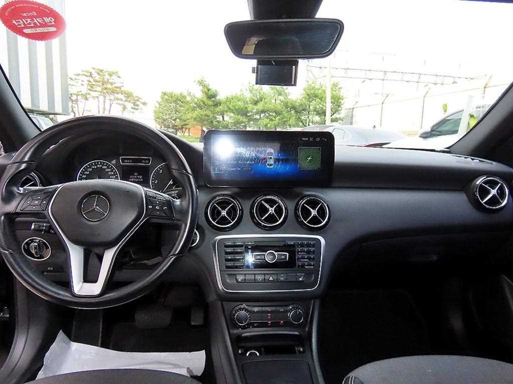 벤츠 A 클래스 A클래스 W176 A200 CDI 스타일 이미지 7