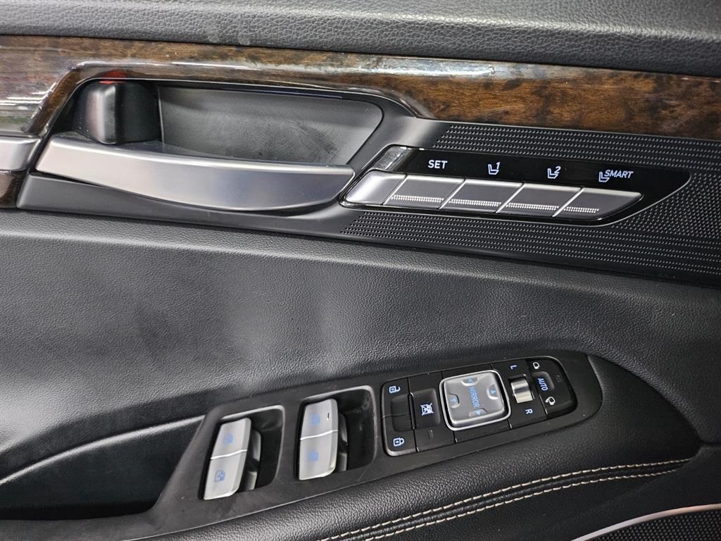 제네시스 G90 3.3 T AWD 럭셔리 이미지 16