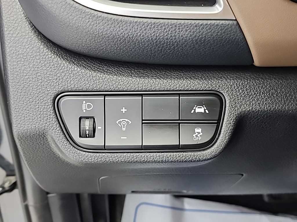 기아 셀토스 더 뉴 셀토스 가솔린 1.6 터보 4WD 그래비티 이미지 18