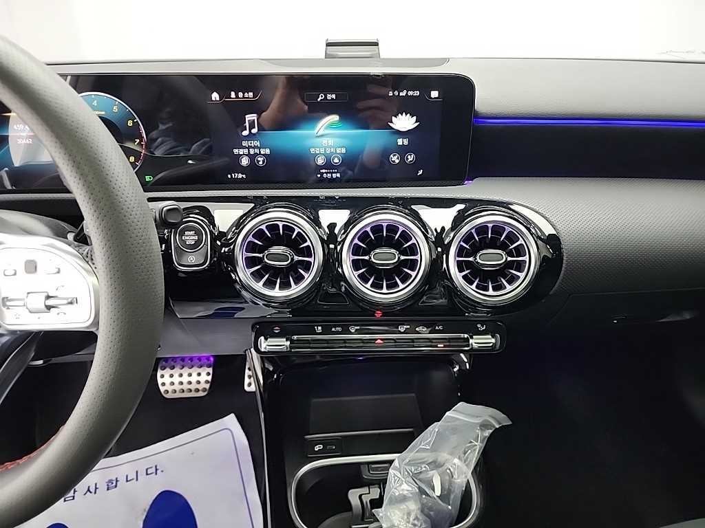 벤츠 A 클래스 A클래스 W177 A250 4MATIC 세단 이미지 9