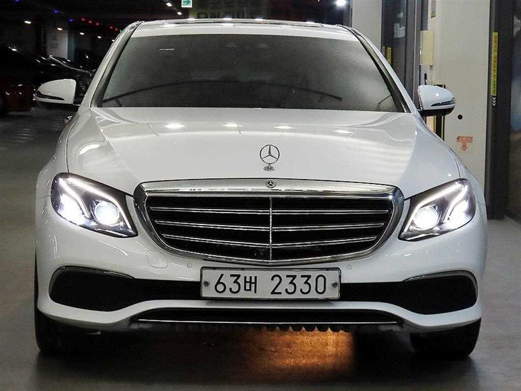 벤츠 E 클래스 E-클래스 W213 E300 익스클루시브 이미지 2