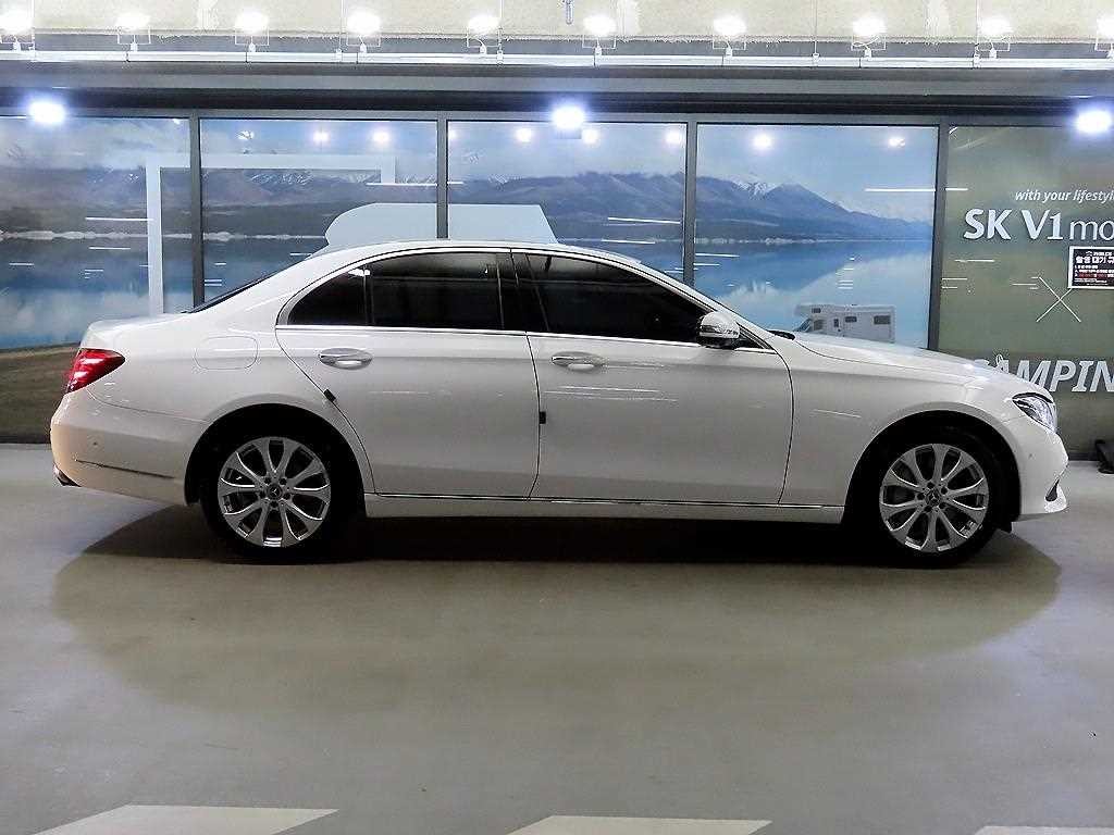 벤츠 E 클래스 E-클래스 W213 E300 익스클루시브 이미지 3