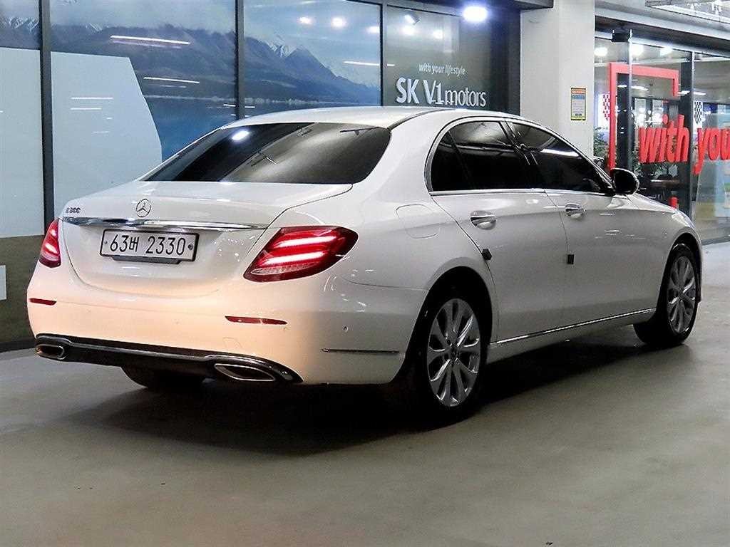 벤츠 E 클래스 E-클래스 W213 E300 익스클루시브 이미지 4