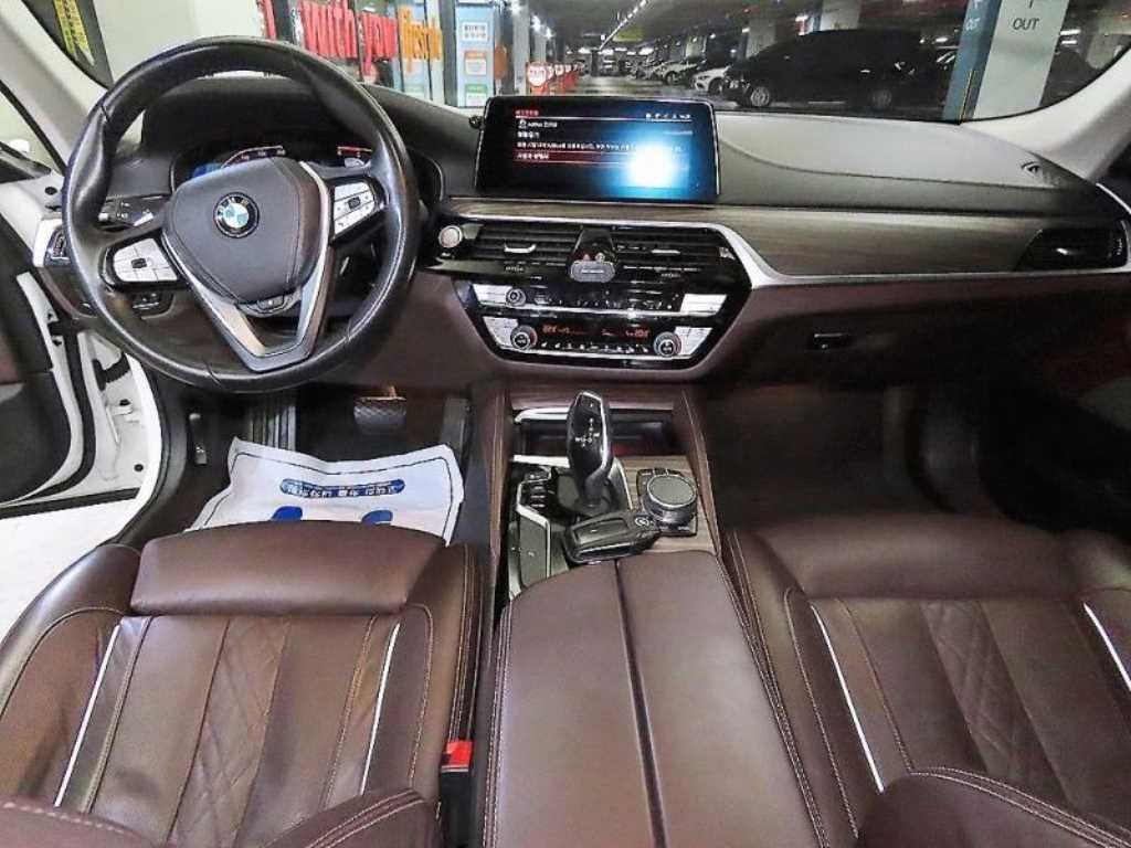 BMW 5시리즈 5시리즈 (G30) 520d xDrive 럭셔리 플러스 이미지 10