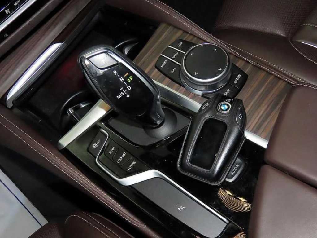 BMW 5시리즈 5시리즈 (G30) 520d xDrive 럭셔리 플러스 이미지 12