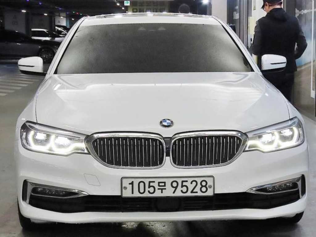 BMW 5시리즈 5시리즈 (G30) 520d xDrive 럭셔리 플러스 이미지 2