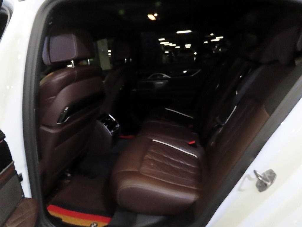 BMW 7시리즈 7시리즈 (G11) 740I M 스포츠 패키지 이미지 7