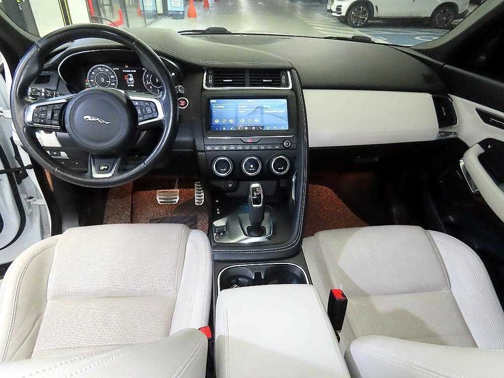 재규어 E-PACE P250 S 이미지 10