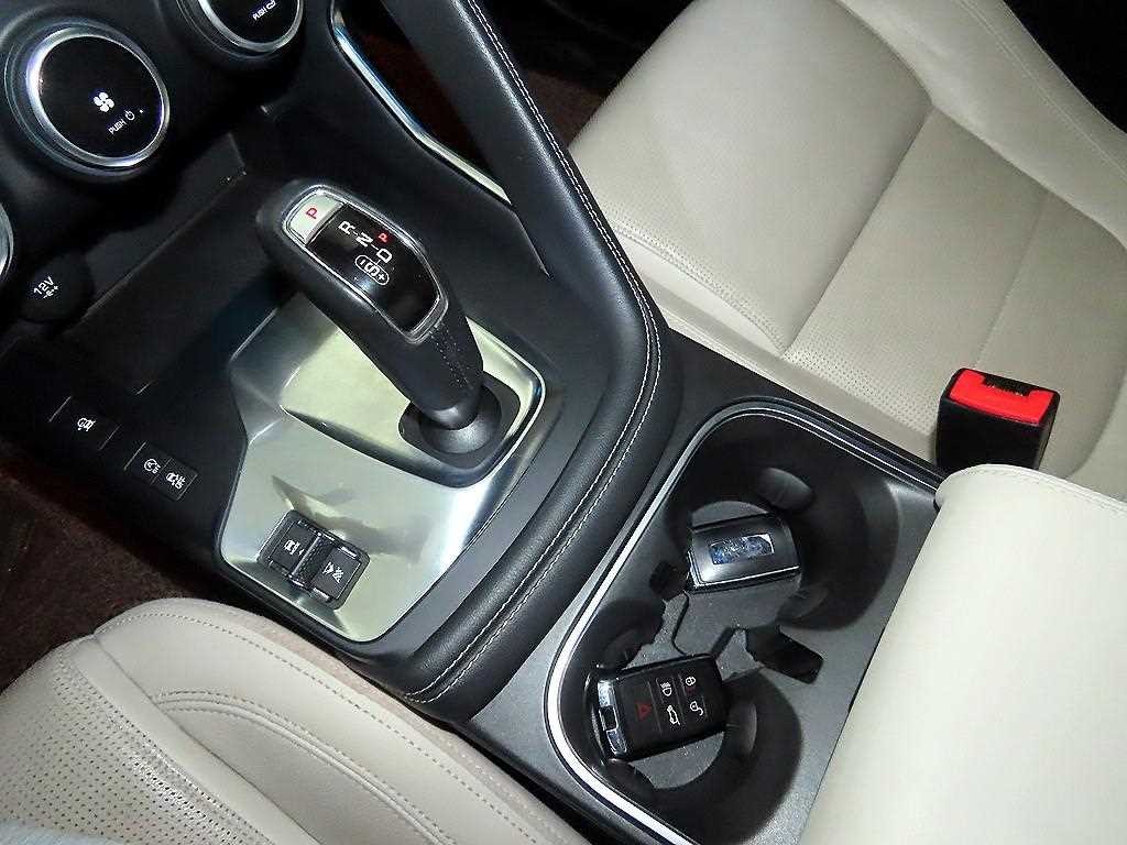 재규어 E-PACE P250 S 이미지 12