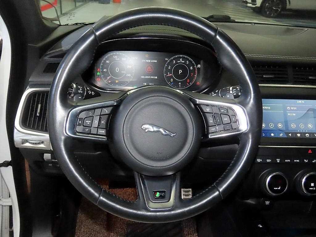재규어 E-PACE P250 S 이미지 8