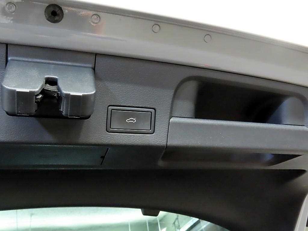 폭스바겐 아테온 2.0 TDI 프레스티지 이미지 17