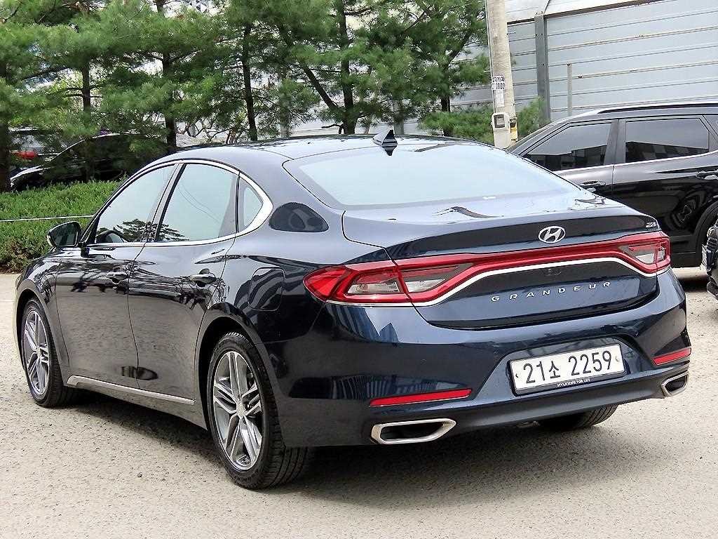 현대 그랜저 그랜저 IG 2.2 VGT 프리미엄 스페셜 이미지 3