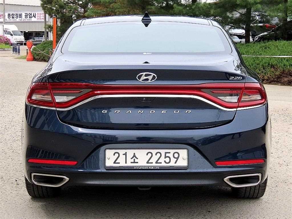 현대 그랜저 그랜저 IG 2.2 VGT 프리미엄 스페셜 이미지 4