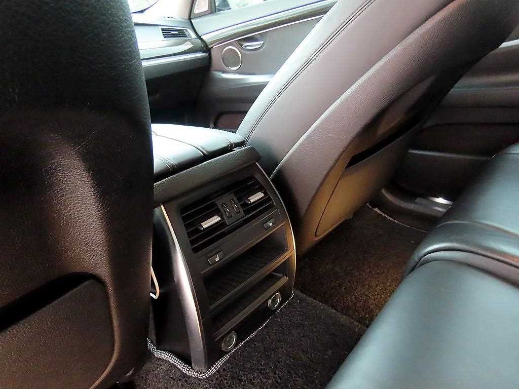 BMW 그란투리스모 5시리즈 GT (F07) GT 30d xDRIVE 이미지 15