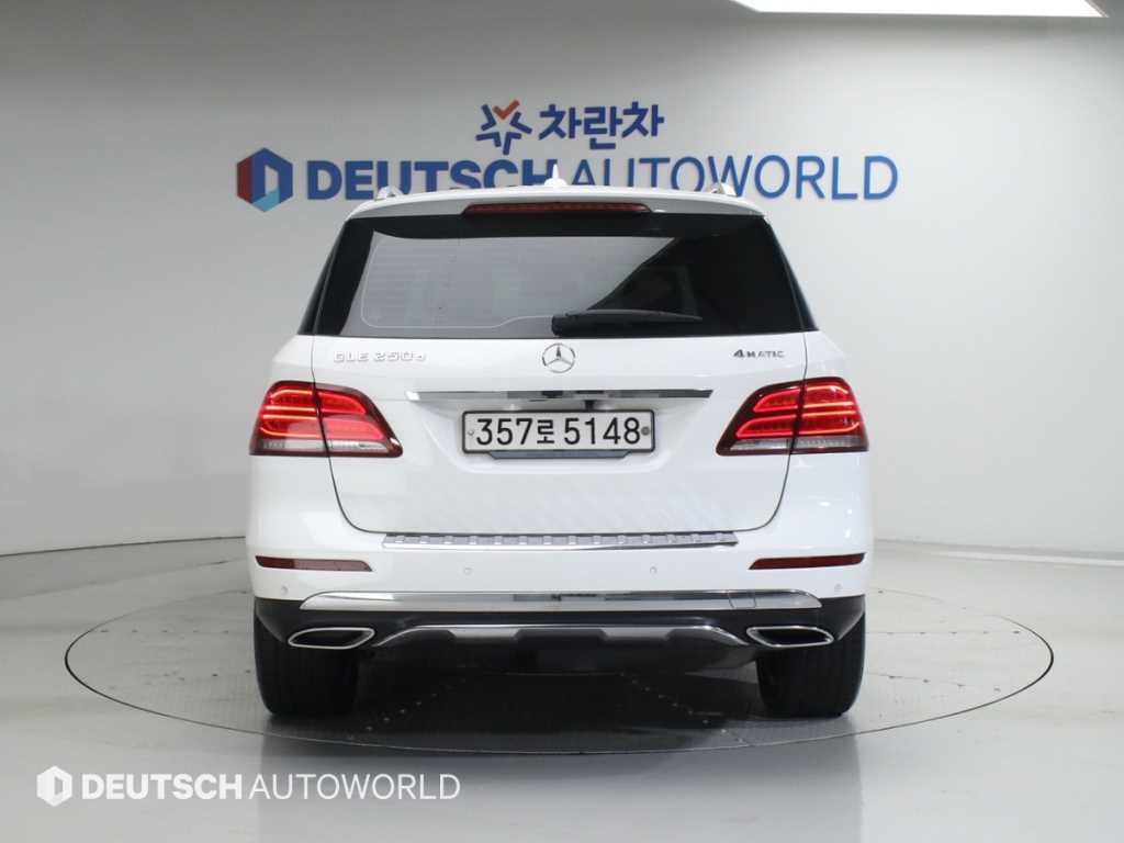 벤츠 GLE 클래스 GLE 클래스 W166 GLE 250 d 4MATIC 이미지 4
