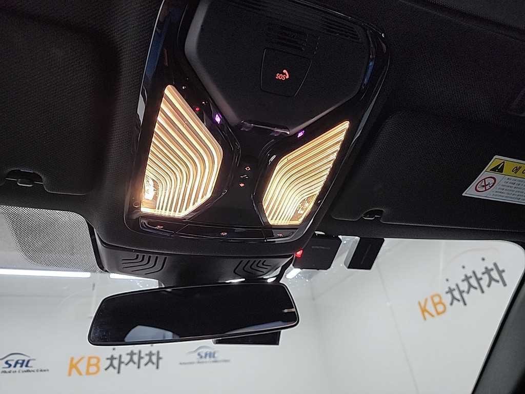 BMW 5시리즈 5시리즈 (G30) 520d M 스포츠 이미지 17