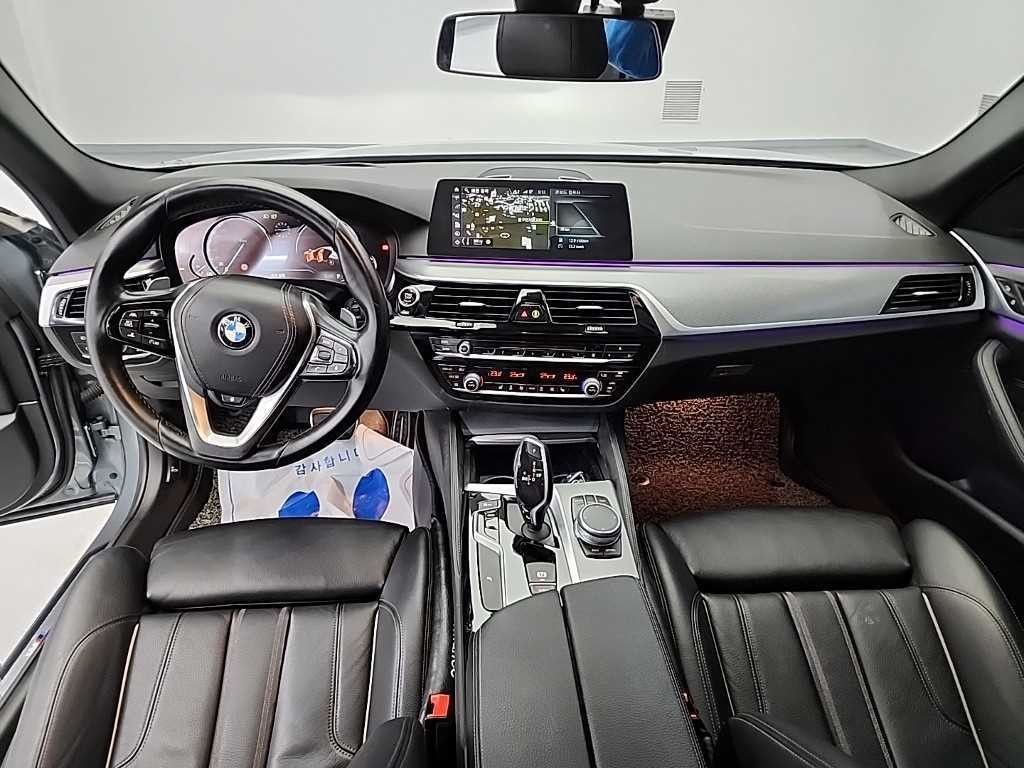 BMW 5시리즈 5시리즈 (G30) 520d M 스포츠 이미지 7