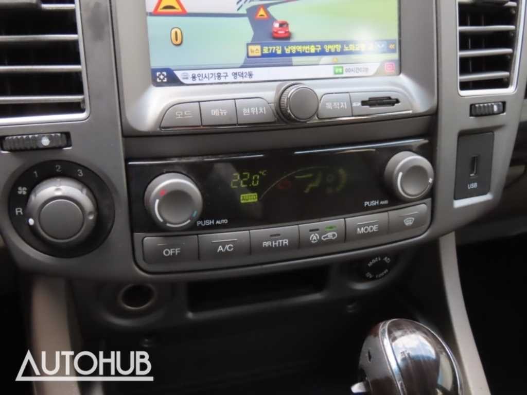 KG모빌리티(쌍용) 코란도 코란도투리스모 4WD 샤토 9인승 하이 리무진 이미지 8