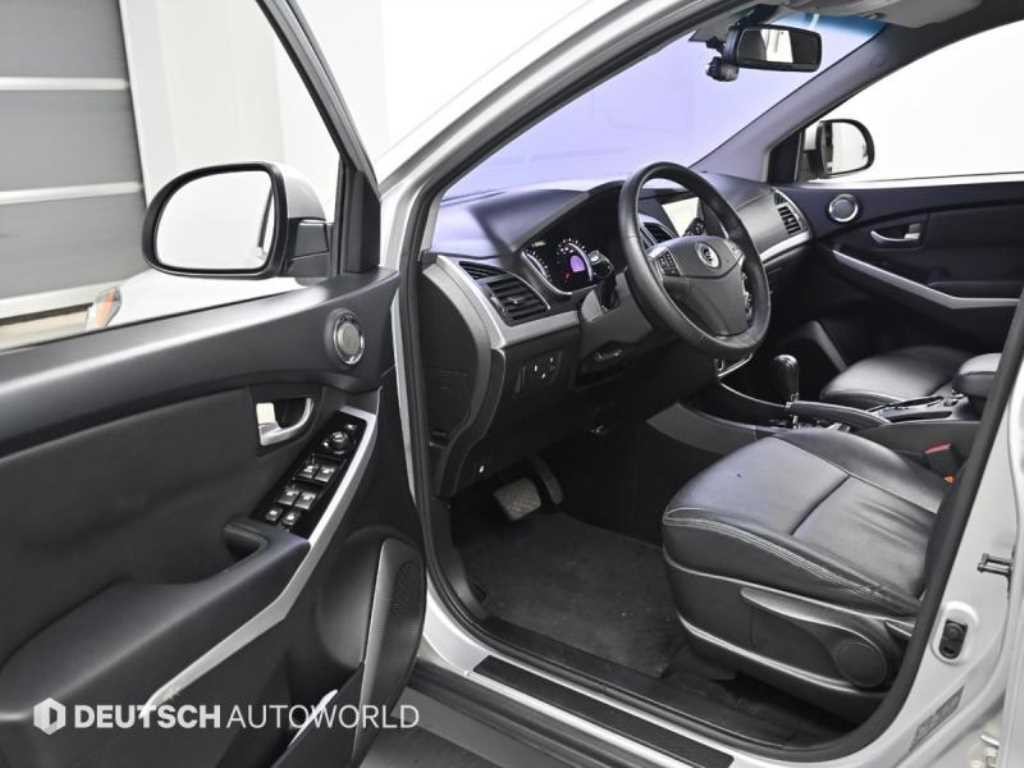 KG모빌리티(쌍용) 코란도 뉴코란도C 2WD 2.0 RX 고급형 이미지 11