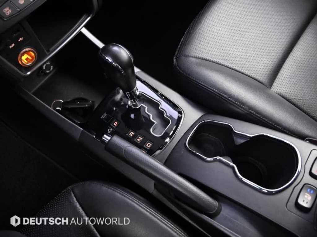 KG모빌리티(쌍용) 코란도 뉴코란도C 2WD 2.0 RX 고급형 이미지 9