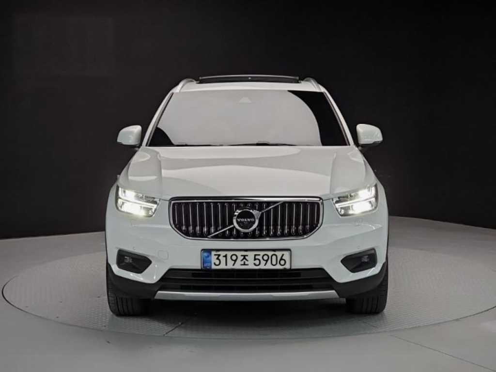 볼보 XC40 T4 4WD 인스크립션 이미지 2