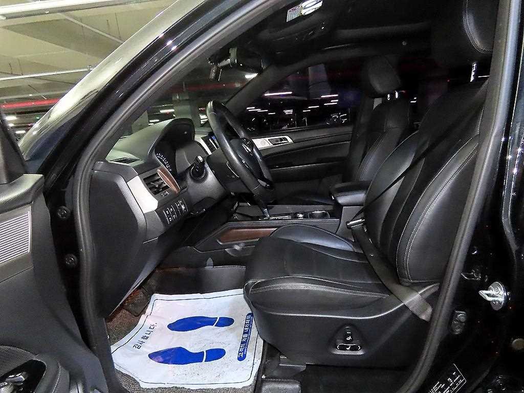 KG모빌리티(쌍용) 렉스턴 G4렉스턴 디젤 2.2 4WD 유라시아 에디션 이미지 6