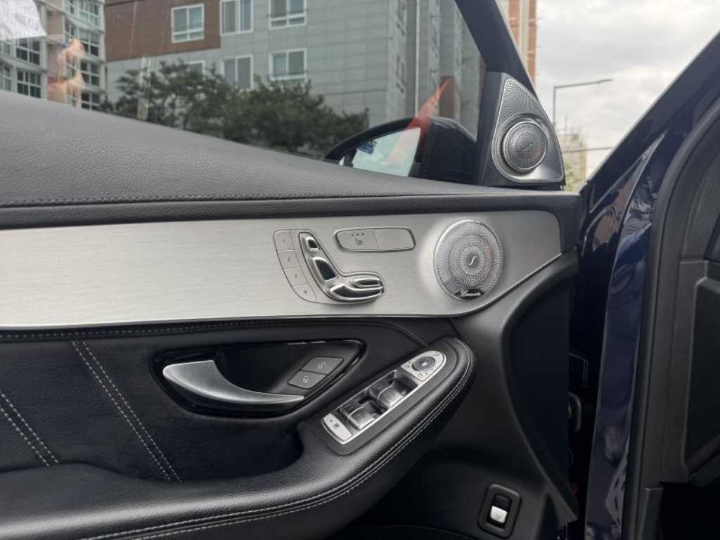 벤츠 GLC 클래스 GLC클래스 X253 AMG GLC 63 S 4MATIC+ 쿠페 이미지 11