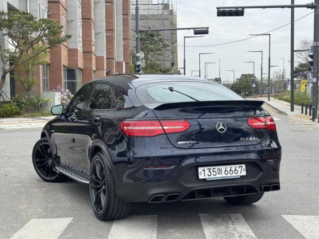 벤츠 GLC 클래스 GLC클래스 X253 AMG GLC 63 S 4MATIC+ 쿠페 이미지 2