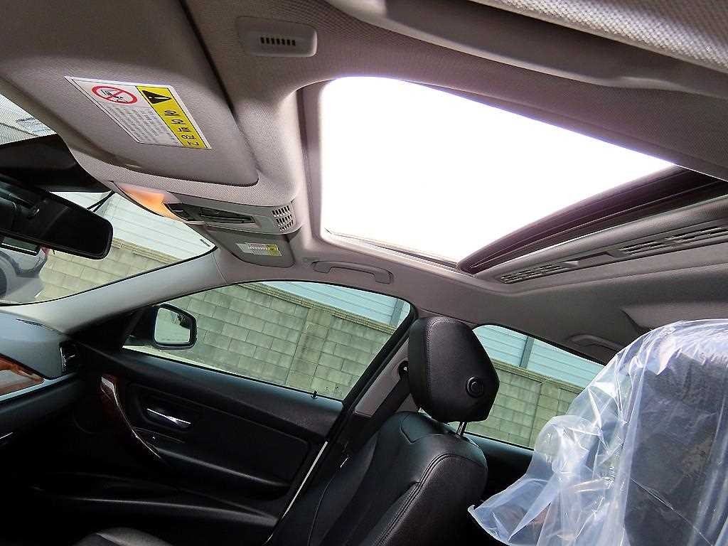BMW 3시리즈 3시리즈 (F30) 320d xDrive 이미지 18
