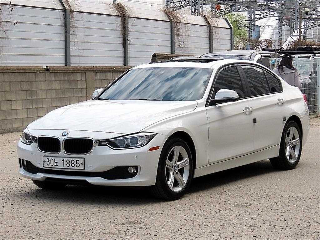 BMW 3시리즈 3시리즈 (F30) 320d xDrive 이미지 2