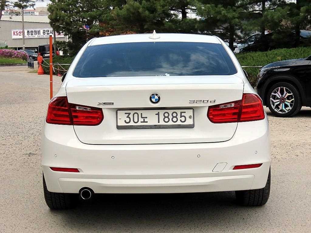 BMW 3시리즈 3시리즈 (F30) 320d xDrive 이미지 4