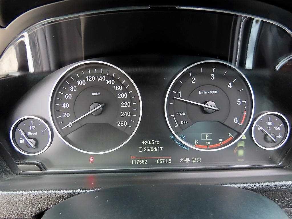 BMW 3시리즈 3시리즈 (F30) 320d xDrive 이미지 9