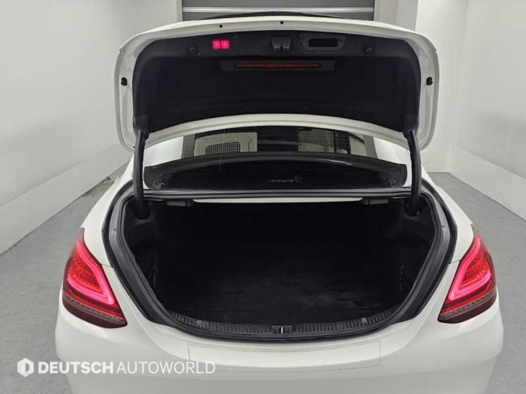 벤츠 C 클래스 C클래스 W205 C200 AMG LINE 이미지 19