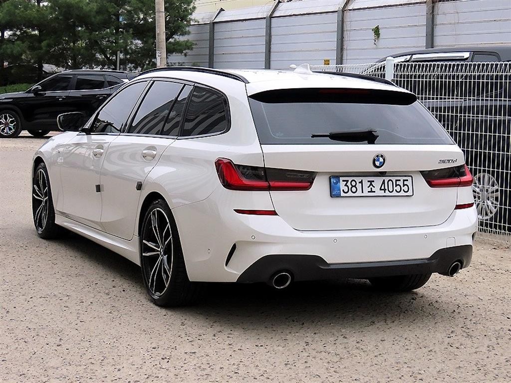 BMW 3시리즈 3시리즈 (G20) 320d 투어링 M 스포츠 이미지 3