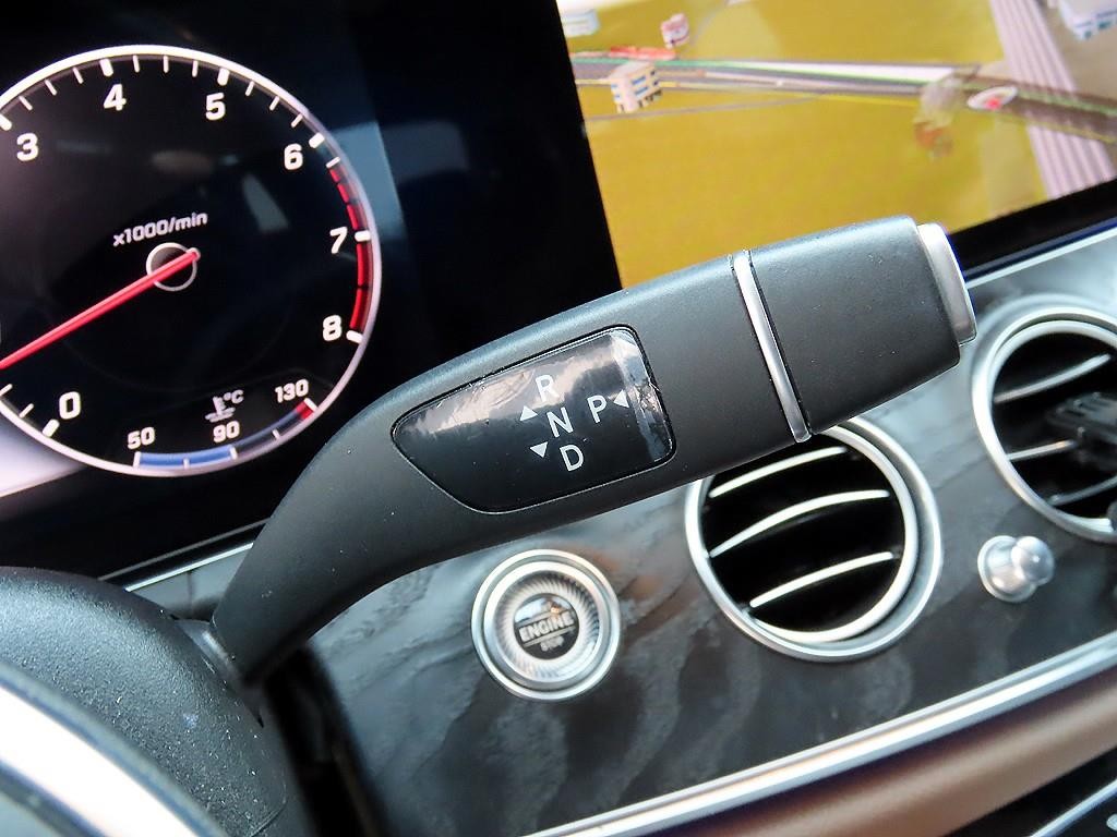 벤츠 E 클래스 E-클래스 W213 E300 4MATIC 아방가르드 이미지 11