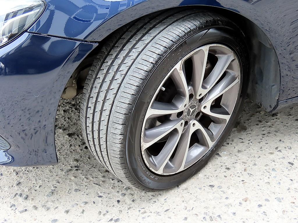 벤츠 E 클래스 E-클래스 W213 E300 4MATIC 아방가르드 이미지 20