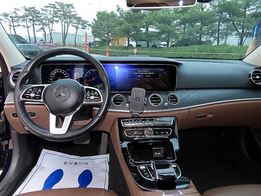벤츠 E 클래스 E-클래스 W213 E300 4MATIC 아방가르드 이미지 7