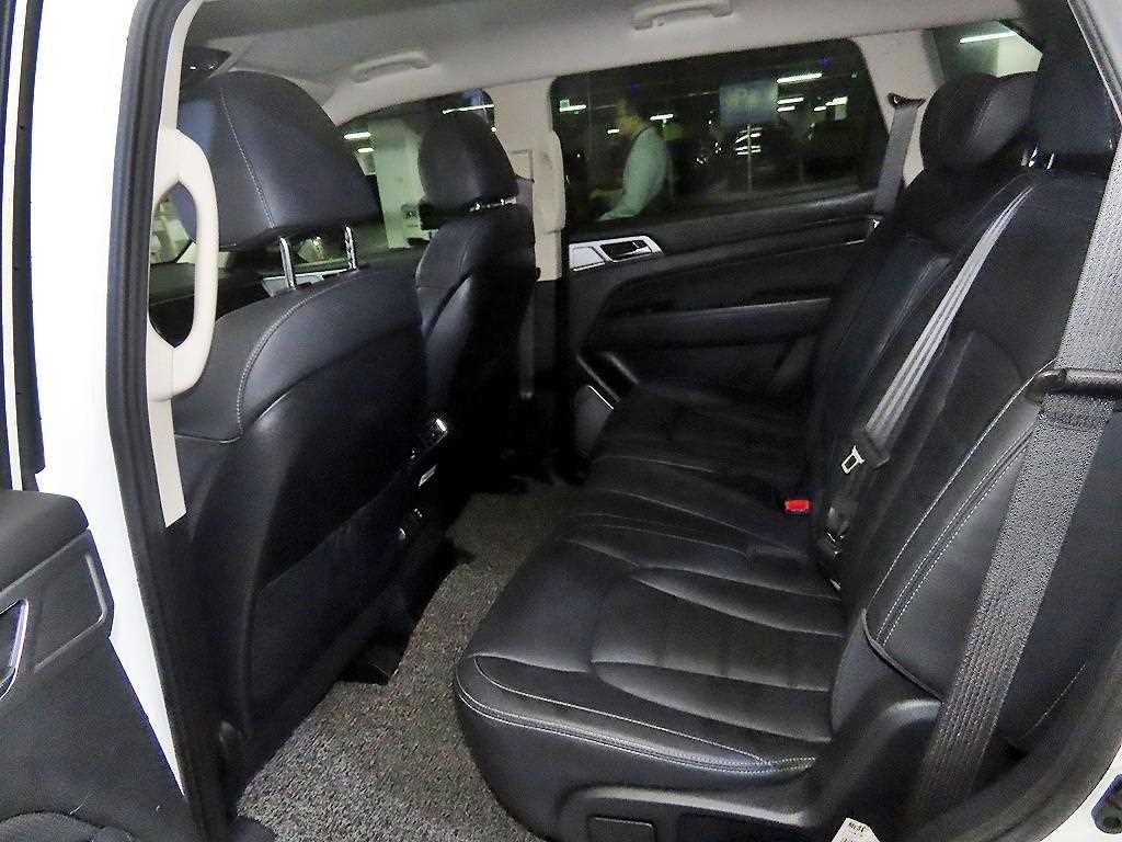 KG모빌리티(쌍용) 렉스턴 올 뉴 렉스턴 (Y450) 디젤 2.2 4WD 럭셔리 이미지 7