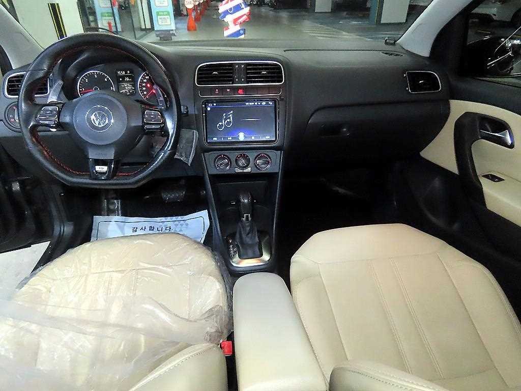 폭스바겐 폴로 1.6 TDI R-LINE 이미지 10