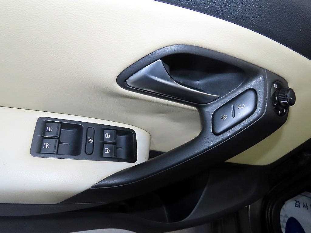 폭스바겐 폴로 1.6 TDI R-LINE 이미지 13
