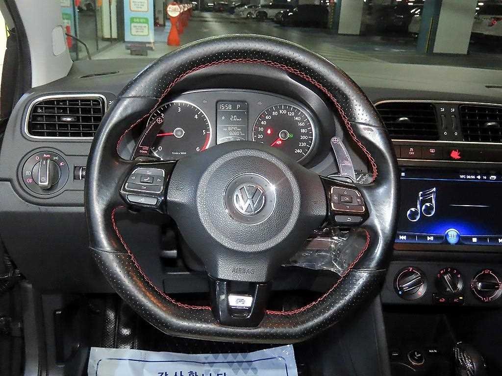 폭스바겐 폴로 1.6 TDI R-LINE 이미지 8