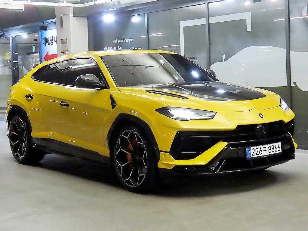 람보르기니 우루스 4.0 V8 퍼포만테 이미지 1