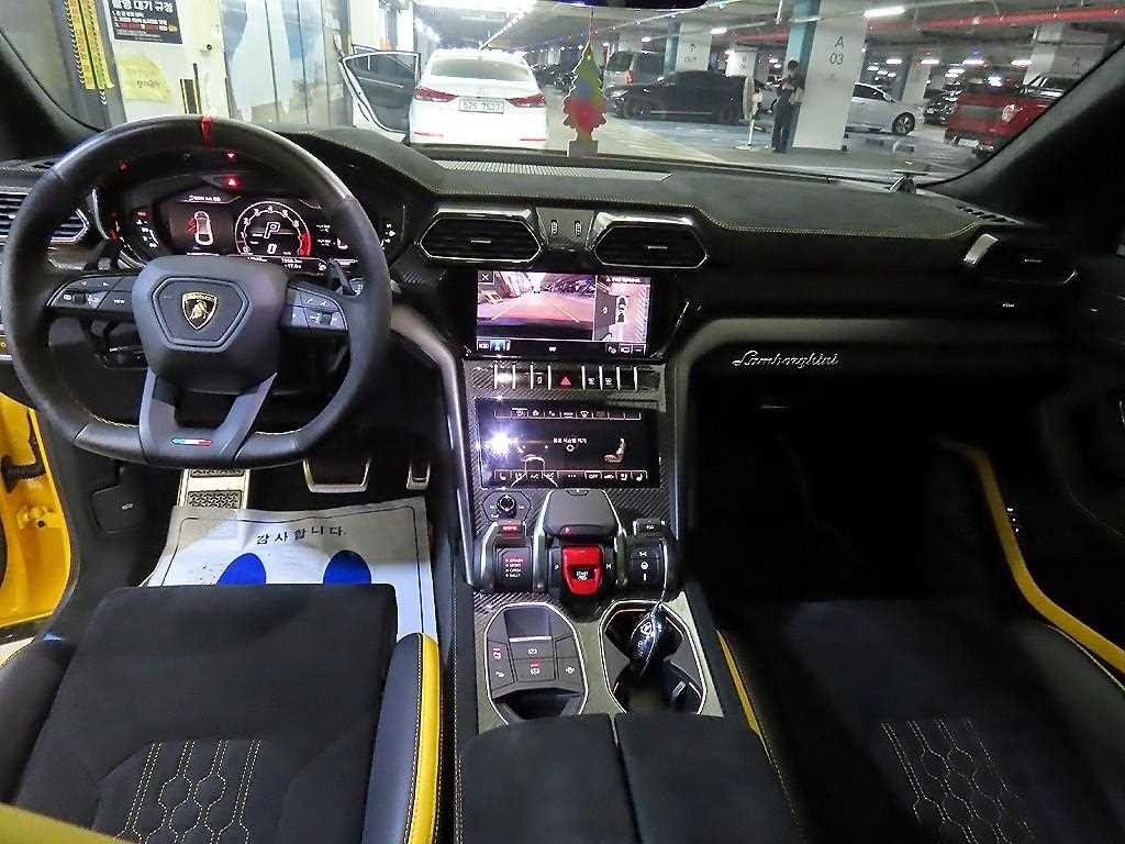람보르기니 우루스 4.0 V8 퍼포만테 이미지 10